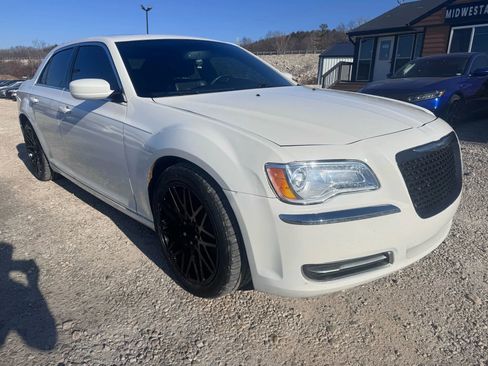 Used 2013 Chrysler 300 image 8