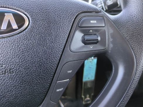 Used 2017 Kia Forte LX image 22