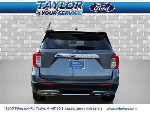 Certified 2023 Ford Explorer XLT w/ Equipment Group 202A image 4