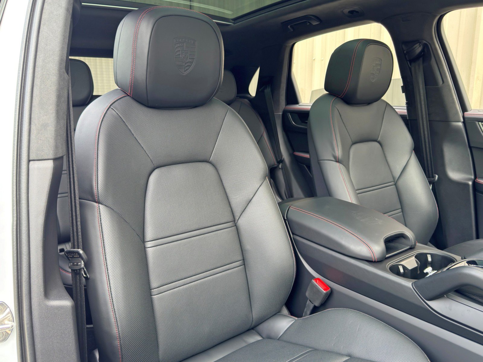 Used 2026 Porsche Cayenne Turbo AWD/4WD image 42