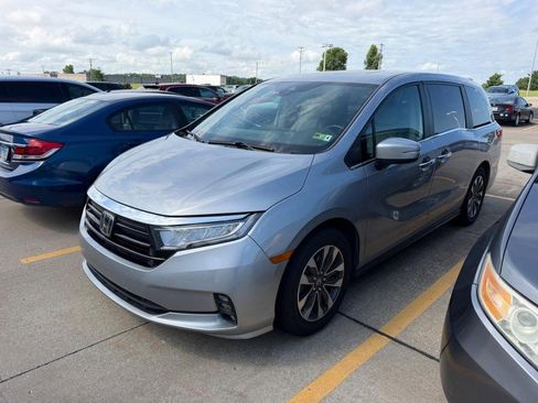 Used 2024 Honda Odyssey EX-L image 2