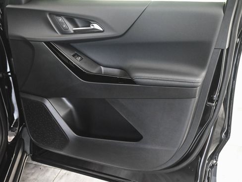 Used 2026 Chevrolet Equinox LT image 10