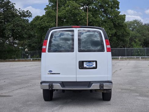 Used 2024 Chevrolet Express 2500 w/ Driver Convenience Package RWD image 6