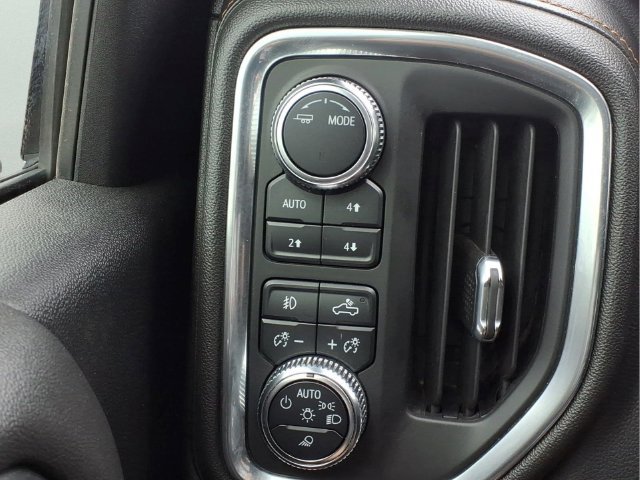 Used 2022 GMC Sierra 2500 AT4 w/ AT4 Preferred Package AWD/4WD image 15