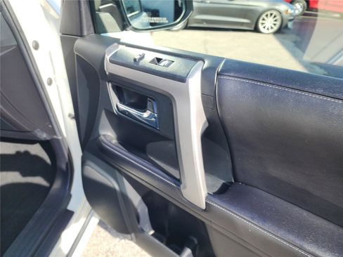 Used 2016 Toyota 4Runner Limited image 27