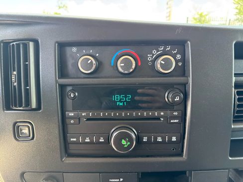 Used 2011 Chevrolet Express 2500 LS image 37