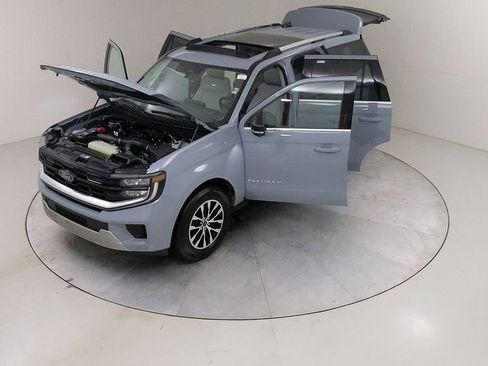 New 2025 Ford Expedition Platinum image 48