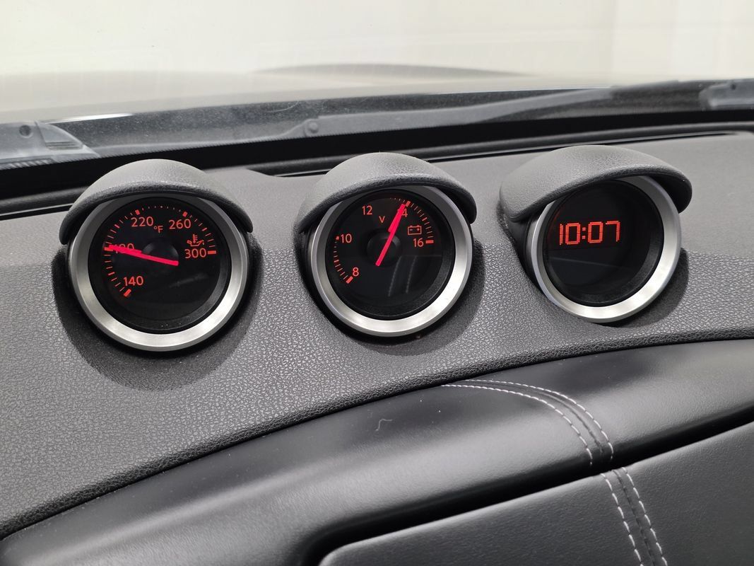 Used 2017 Nissan 370Z Coupe RWD image 30