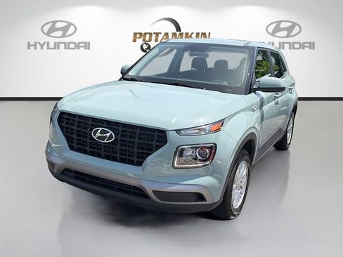 Certified 2025 Hyundai Venue SE FWD image 7