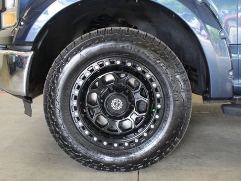 Used 2016 Ford F150 XLT w/ Equipment Group 302A Luxury AWD/4WD image 25