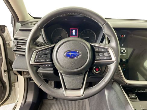 Used 2025 Subaru Outback Premium AWD/4WD image 19
