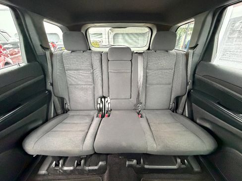 Used 2017 Jeep Grand Cherokee Laredo image 4