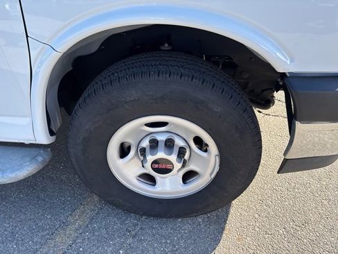 Used 2024 GMC Savana 2500 w/ Driver Convenience Package image 9