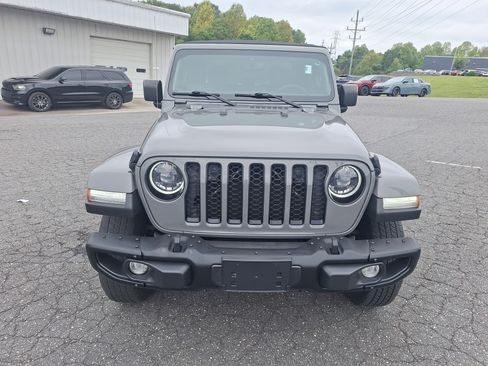 Used 2023 Jeep Gladiator Sport AWD/4WD image 2