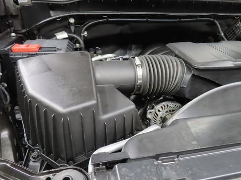 Used 2024 Chevrolet Silverado 2500 ZR2 w/ Technology Package image 34