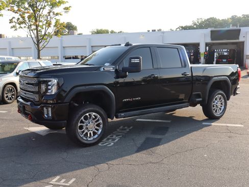 Used 2020 GMC Sierra 2500 AT4 w/ Technology Package AWD/4WD image 5