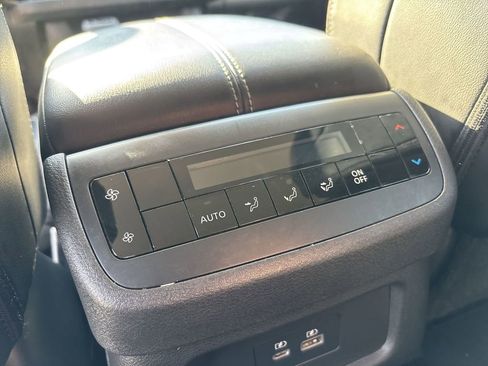 Used 2024 Nissan Pathfinder SL image 27