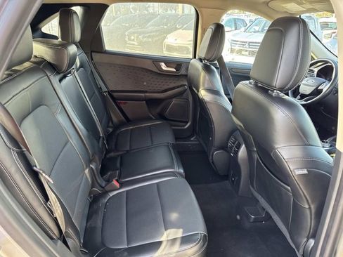 Used 2020 Ford Escape Titanium image 20