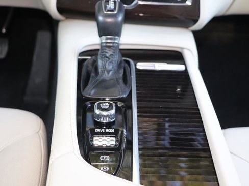 Used 2019 Volvo XC90 T6 Momentum w/ Advanced Package image 38