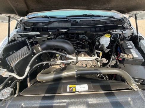 Used 2020 RAM 1500 Classic SLT RWD image 5