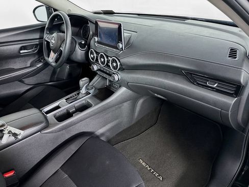 Used 2025 Nissan Sentra SV FWD image 30
