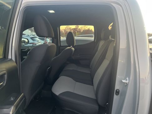 Used 2021 Toyota Tacoma TRD Sport image 12