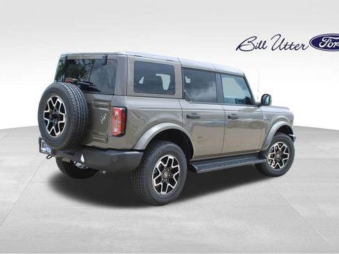 New 2026 Ford Bronco Outer Banks AWD/4WD image 3