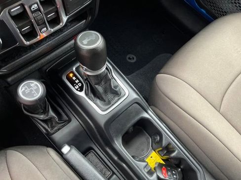 Used 2022 Jeep Wrangler Unlimited Sport image 24