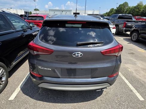 Used 2017 Hyundai Tucson Sport FWD image 3