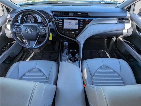 Used 2020 Toyota Camry SE image 17