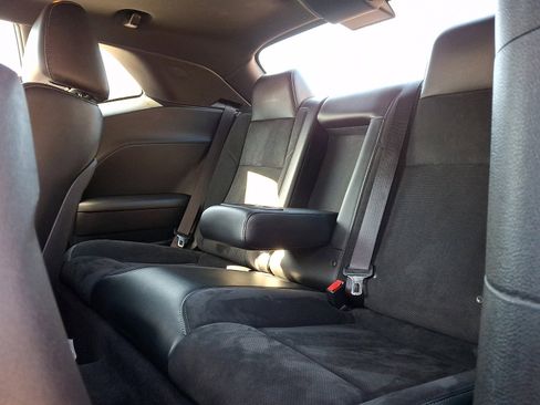 Used 2016 Dodge Challenger R/T Scat Pack w/ Leather Interior Group image 10