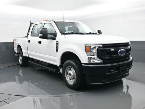Used 2020 Ford F250 XL w/ Power Equipment Group AWD/4WD image 3