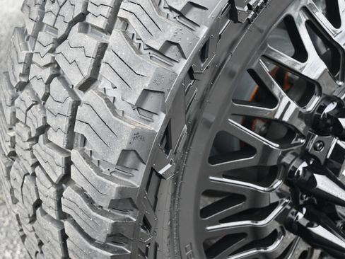 Used 2025 Ford F450 Platinum w/ Platinum Plus Package image 16