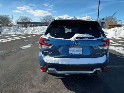 Used 2023 Subaru Forester Touring image 7