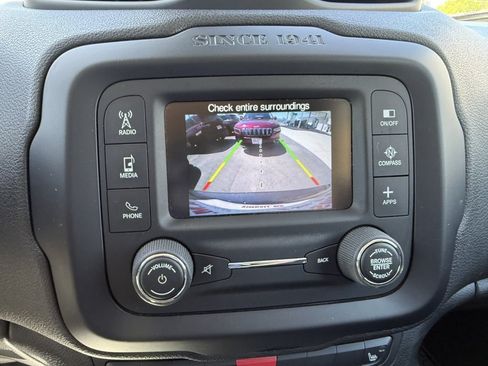 Used 2017 Jeep Renegade Latitude w/ Popular Equipment Group AWD/4WD image 27