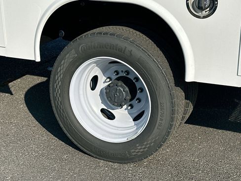 New 2026 Ford F450 XL w/ XL Chrome Package image 13