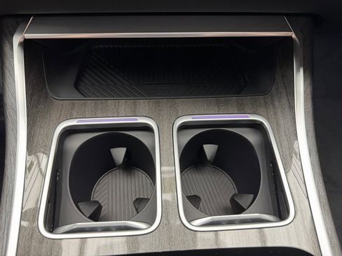 Used 2025 BMW i7 xDrive60 image 18