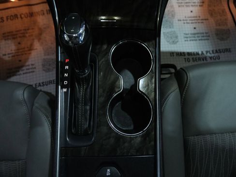 Used 2015 Chevrolet Impala LT w/ Convenience Package image 28