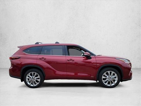 Used 2026 Toyota Highlander Limited AWD/4WD image 4