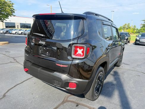 Used 2016 Jeep Renegade Trailhawk w/ Premium Trailhawk Package AWD/4WD image 7