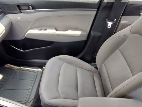 Used 2017 Hyundai Elantra SE image 22