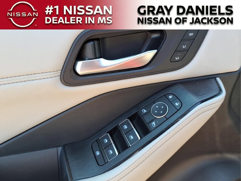 Used 2023 Nissan Rogue SL w/ SL Premium Package FWD image 12