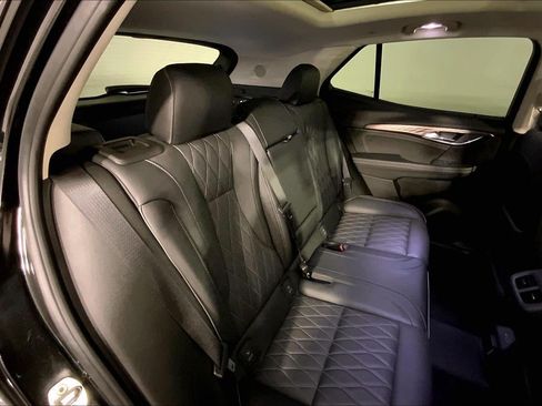 Used 2023 Buick Envision Avenir AWD/4WD image 23