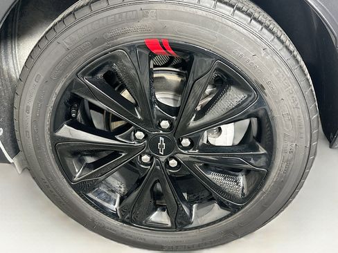 Used 2023 Chevrolet Bolt EUV Premier w/ Sun & Sound Package image 11