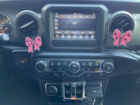Used 2021 Jeep Wrangler Unlimited Sport AWD/4WD image 8
