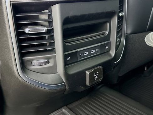 New 2026 RAM 2500 Laramie AWD/4WD image 26