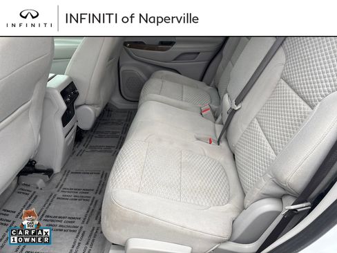 Used 2017 GMC Acadia SLE image 25