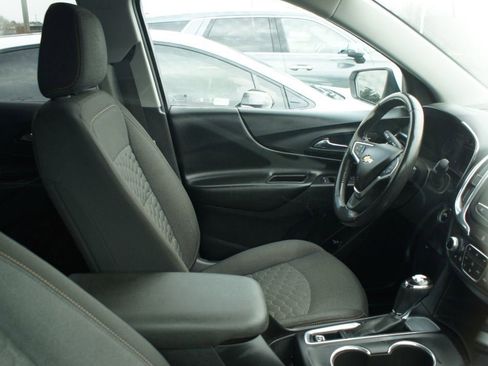 Used 2018 Chevrolet Equinox LT image 3