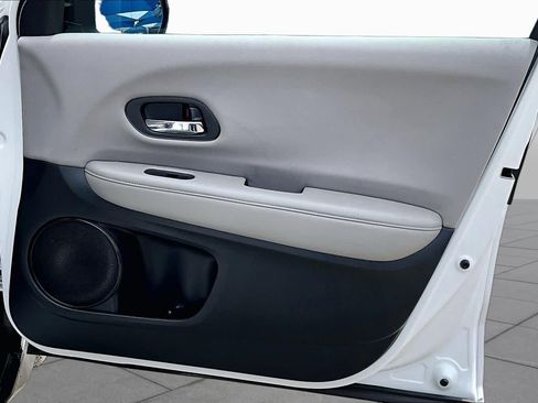 Used 2018 Honda HR-V LX image 23