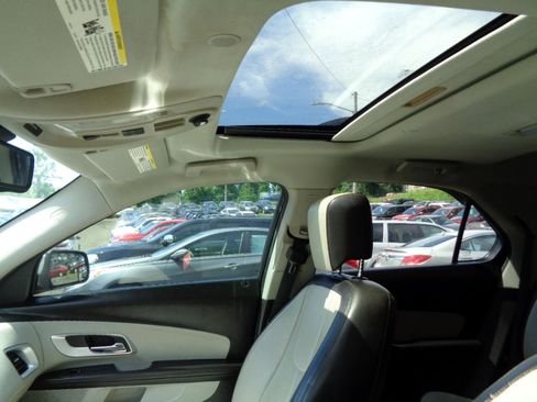 Used 2011 Chevrolet Equinox LT w/ Chrome Appearance Package image 23